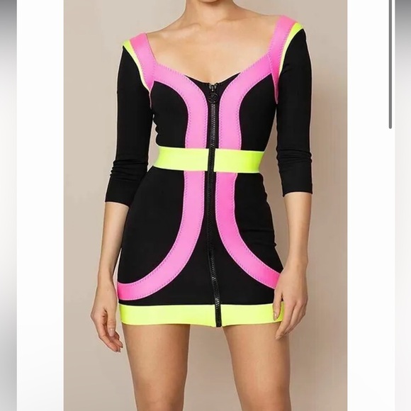 AGENT
PROVOCATEUR
Sindy Dress (RARE & COLLECTABLE) - Picture 2 of 13